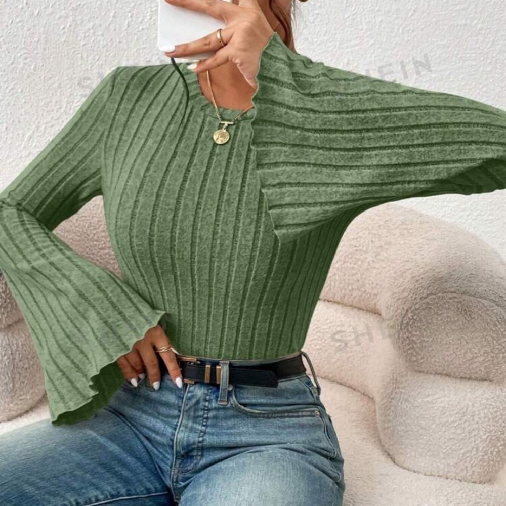 Long Sleeved Lettuce Cropped Tee